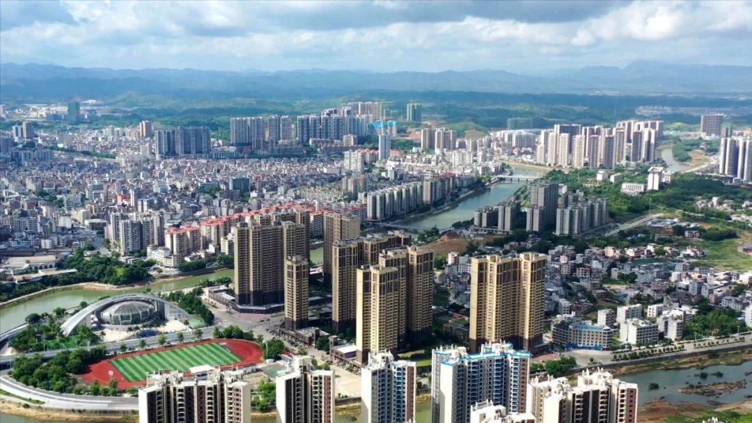俯瞰怀集县城.图源 怀集发布
