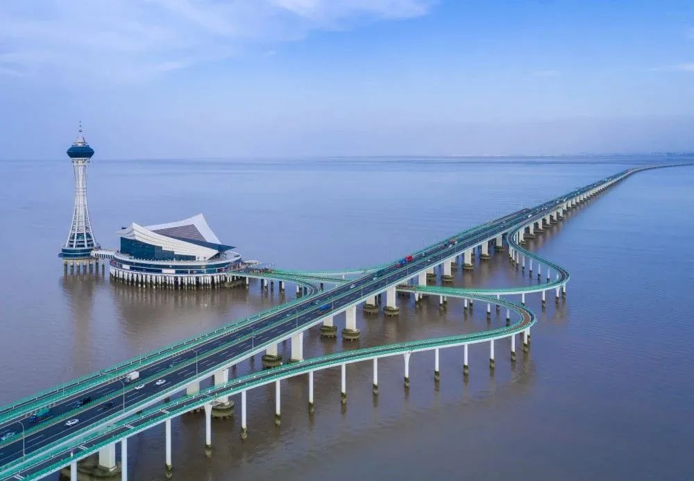 杭州湾跨海大桥已开通15年.