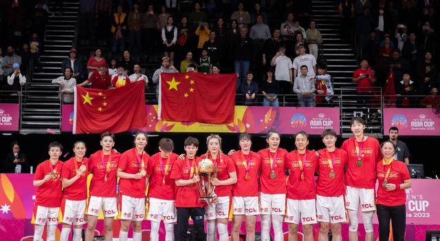 重夺亚洲杯冠军后，中国女篮眼下的任务是力争亚运会卫冕。 图/新华社