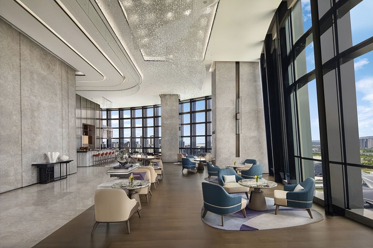 珠海华发万豪酒店的设计由多家国际团队联袂担纲,其中建筑设计来自