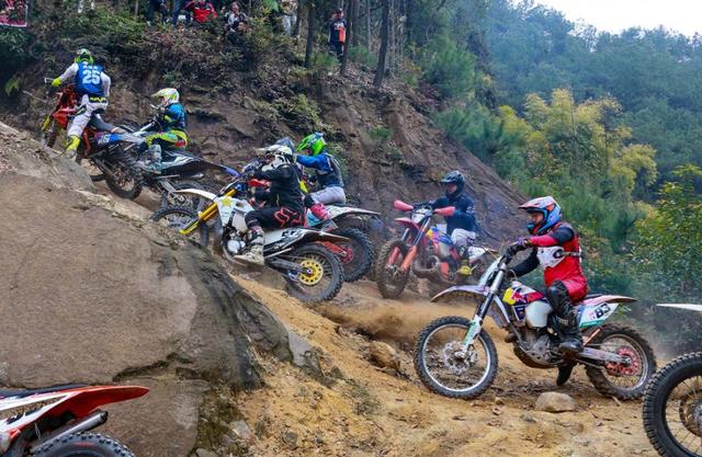 2023重庆市全民健身摄影比赛|奔驰的铁骑|摩托车_新浪财经_新浪网