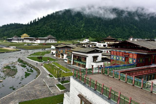 西藏自治区林芝市鲁朗小镇景观.摄影/章轲