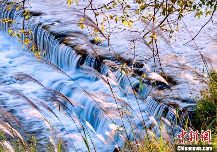 左权境内清漳河. 邢兰富 摄