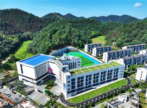 7月6日,湖南湘江新区,将于9月开学纳新的周南梅溪湖映日学校.