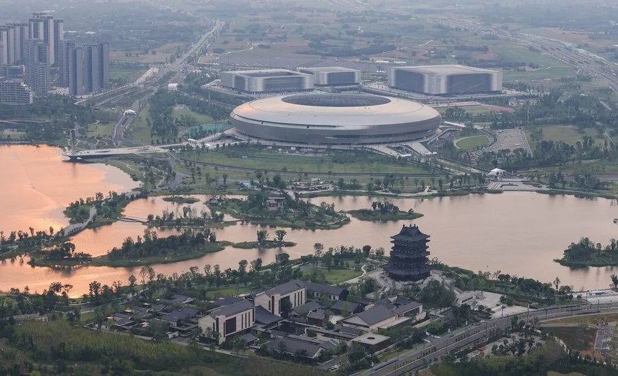 图为俯瞰东安湖体育公园一角.新华社记者 江宏景 摄