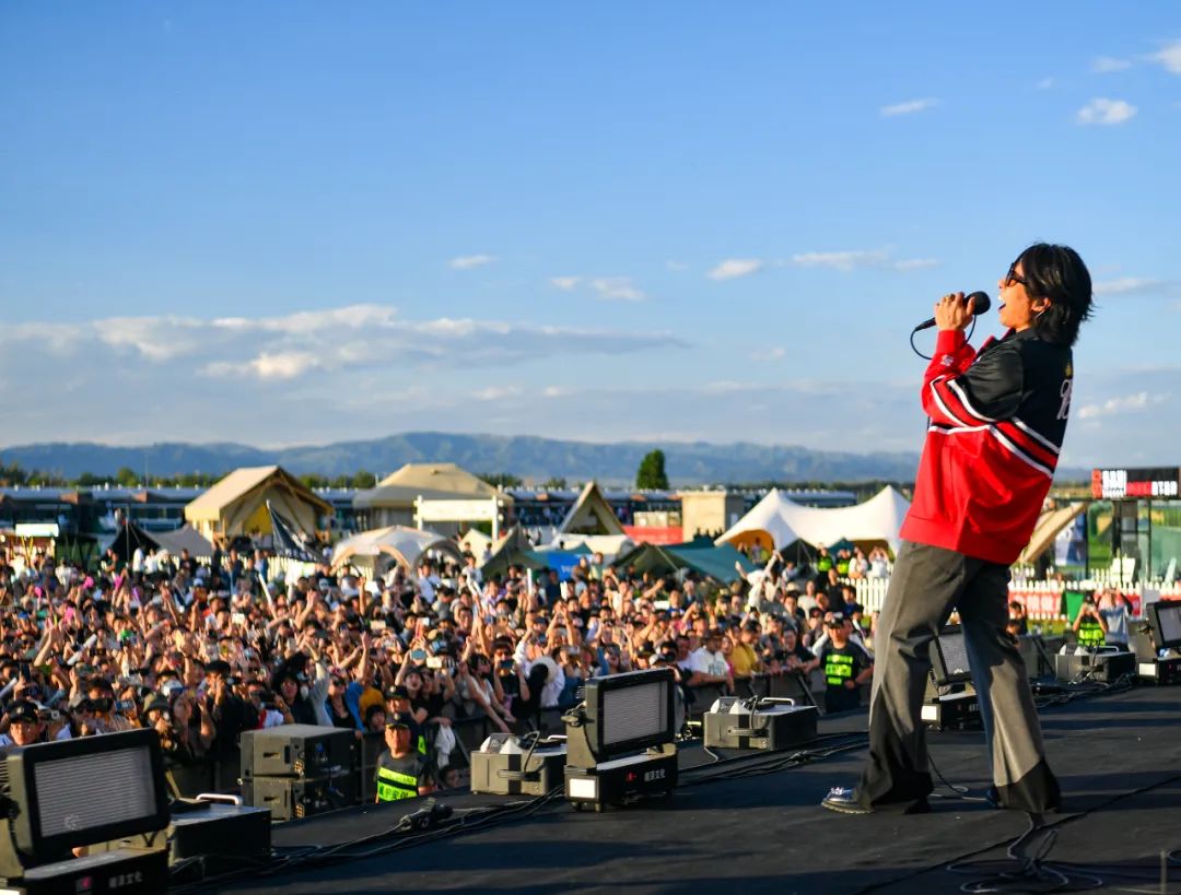 gala乐队演出现场