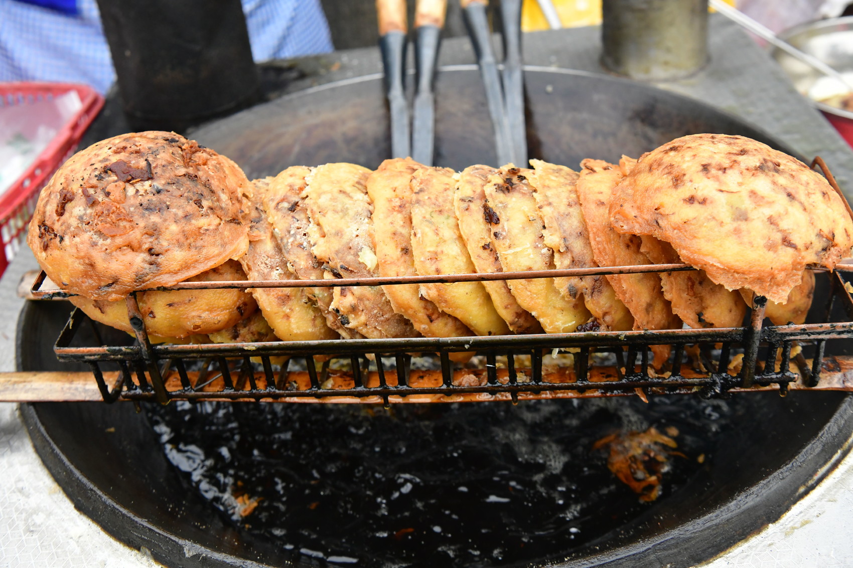 老观镇特色小吃——油勺.张晓东 摄