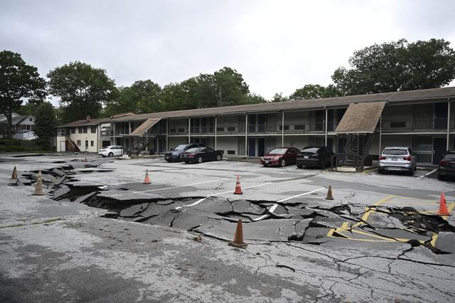 美国纽约州宣布进入紧急状态,暴雨洪水导致上万用户断电|加拿大_新浪