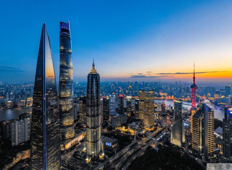 浦东陆家嘴金融城夜景.