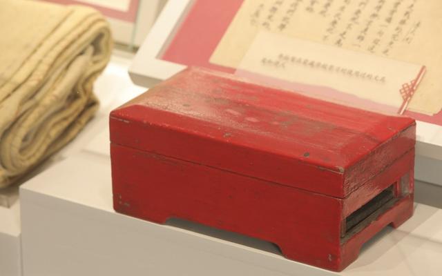 李裕智在蒙藏学校学习时使用过的文具盒.新京报记者 王嘉宁 摄