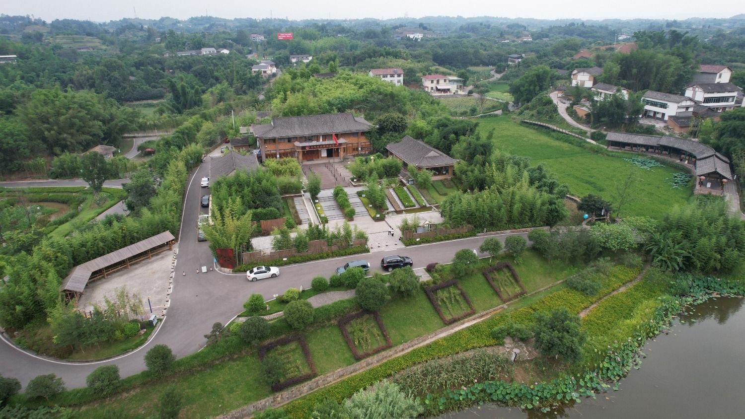 宜宾大力实施"百千工程" 探索乡村振兴新模式