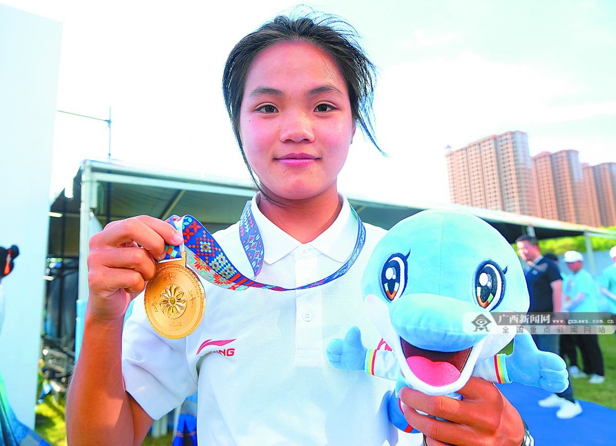 全国学青会广西首金来了 南宁选手邓雪莹获女子短板冲浪冠军|广西