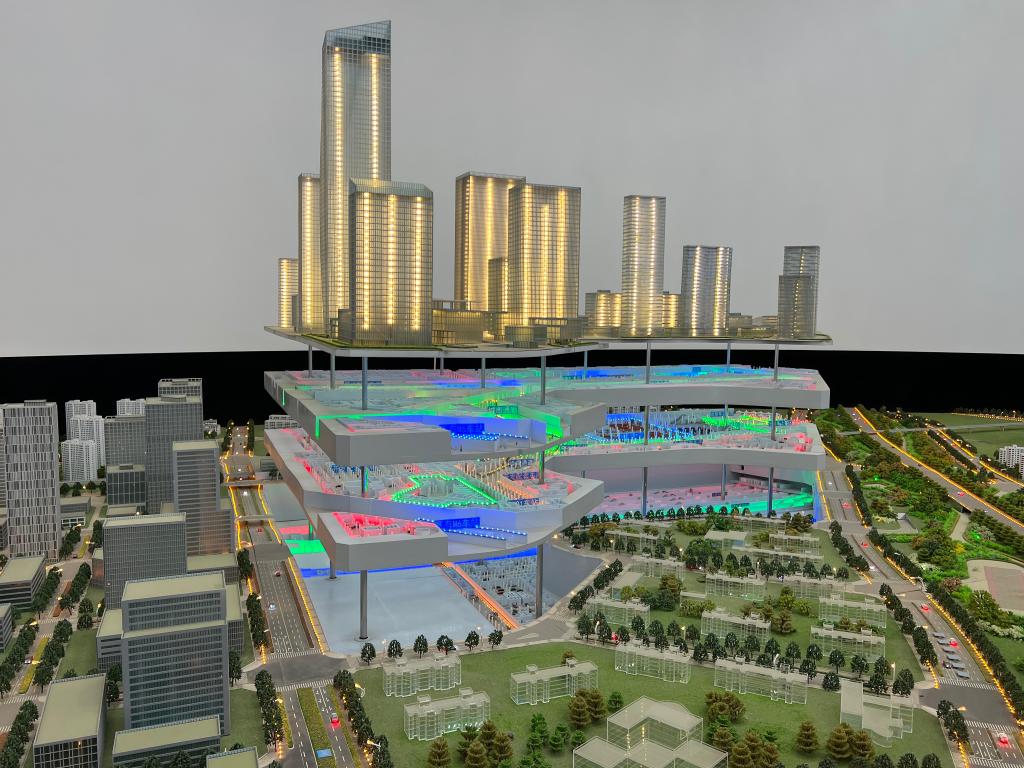 北京城市副中心站综合交通枢纽工程沙盘模型.新华社记者 温竞华 摄