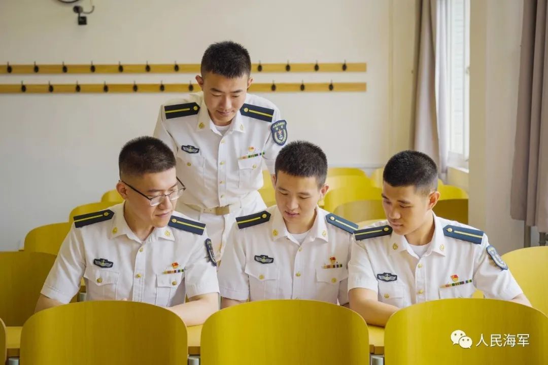 毕业季78 | @毕业学员,临行前教员还有些话对你们说|海军潜艇学院
