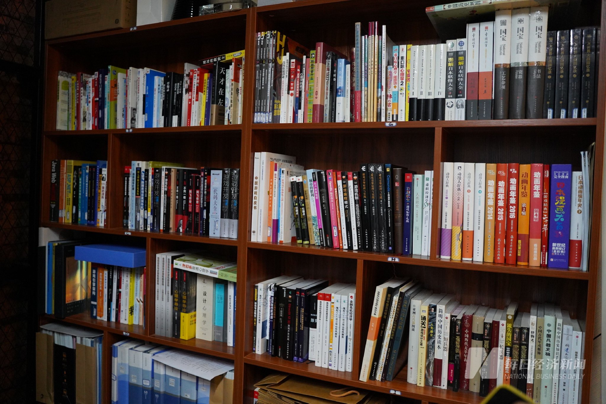 龙渊网络的小型图书馆 图片来源:左梦涵 摄