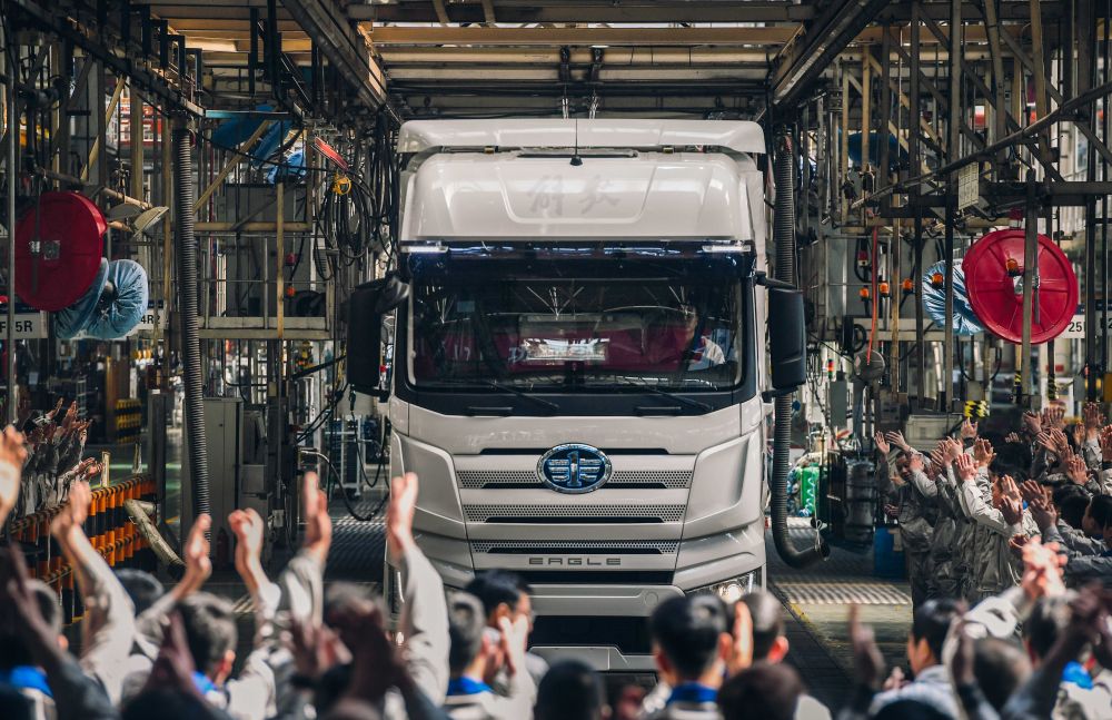 2018年4月18日,一汽解放第七代卡车产品j7在长春下线.