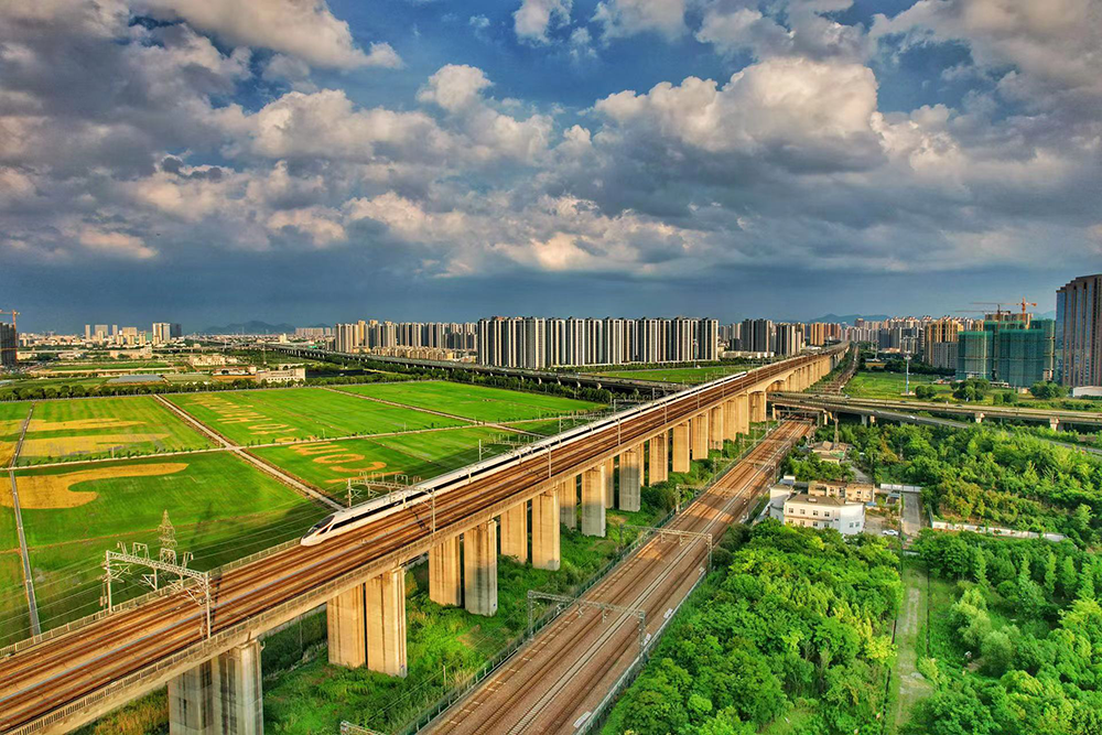 今年上半年,长三角铁路发送旅客逾3.