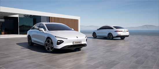 三剑客颜值担当 荣威D7美得很“纯粹”