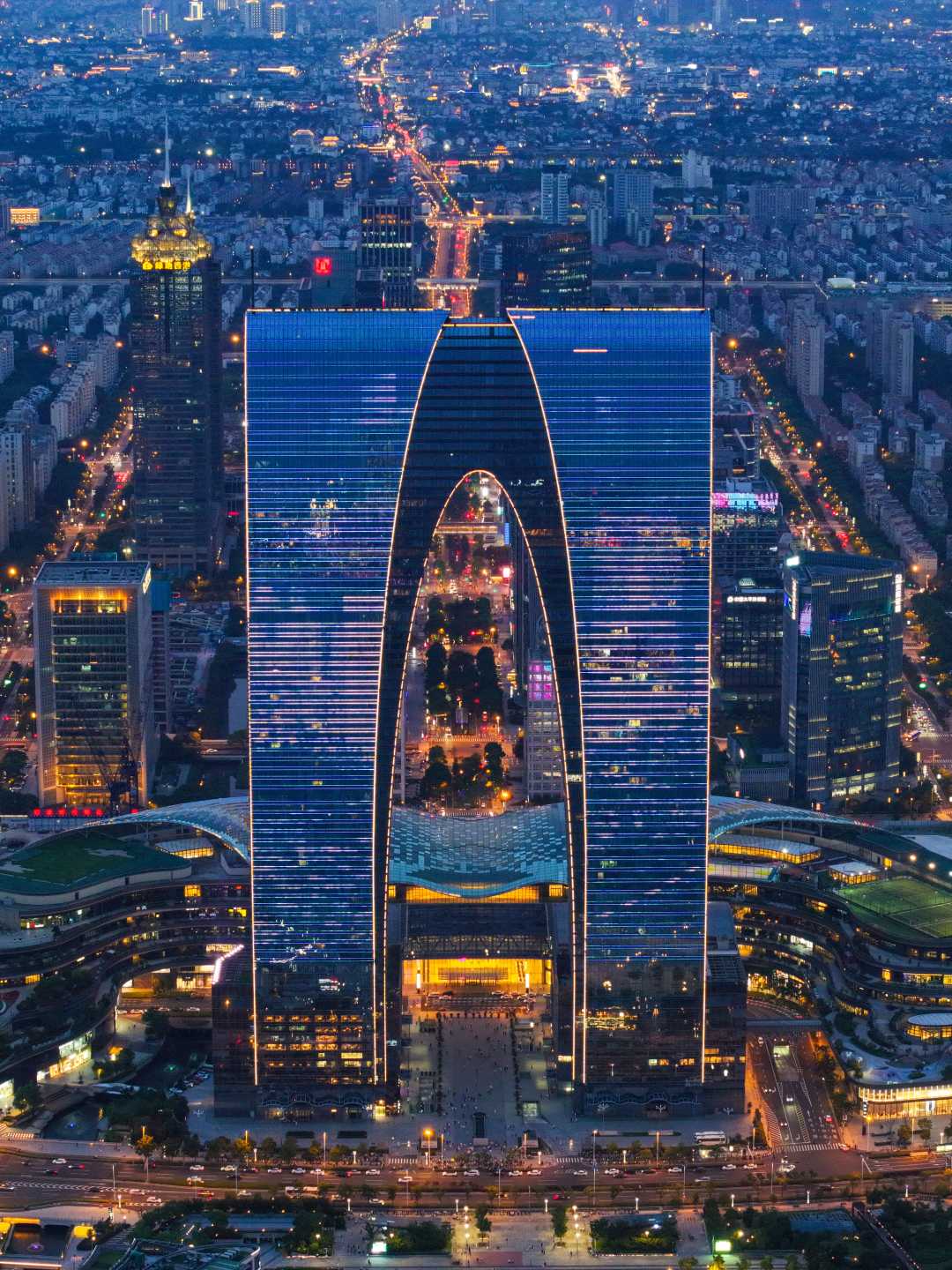 苏州工业园区东方之门.新华社记者 李博 摄