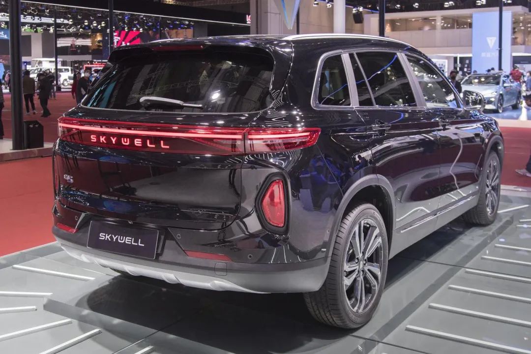 (2023年4月25日,上海车展,skywell创维汽车展台et5.图源/视觉中国)