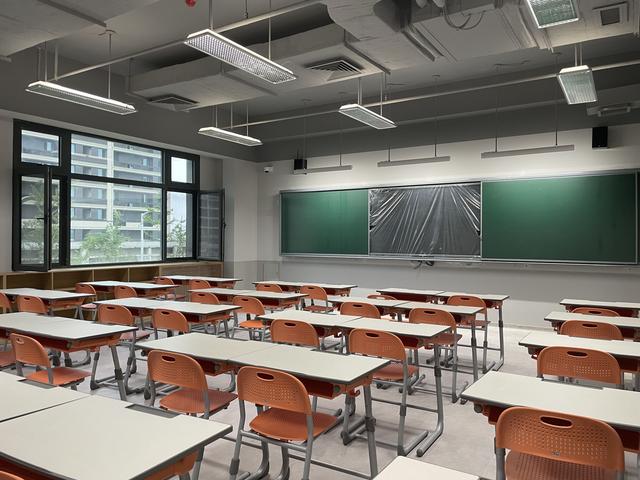 北京四中雄安校区初中部教室.新京报记者 耿子叶 摄