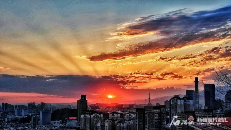 石榴云/新疆日报记者 张万德摄