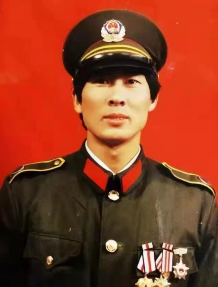 唯一一名荣立一等功的退役军人是乐陵市目前张安利荣立个人一等功全连