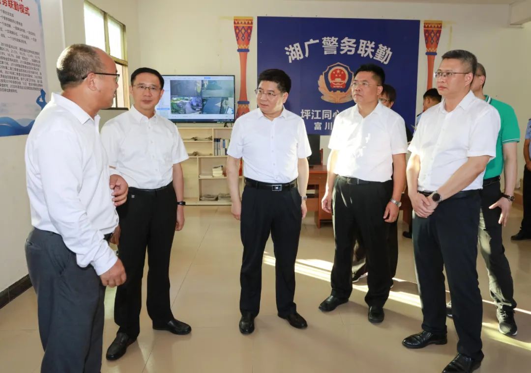 7月12日至13日,自治区党委常委,政法委书记何文浩到贺州市开展基层