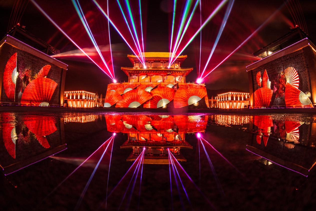 中国首部红色3d裸眼光影秀《延安记忆》精彩上演