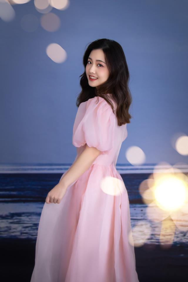 定段成功后,杨舟未来想参加职业赛事"享受围棋". 受访者供图