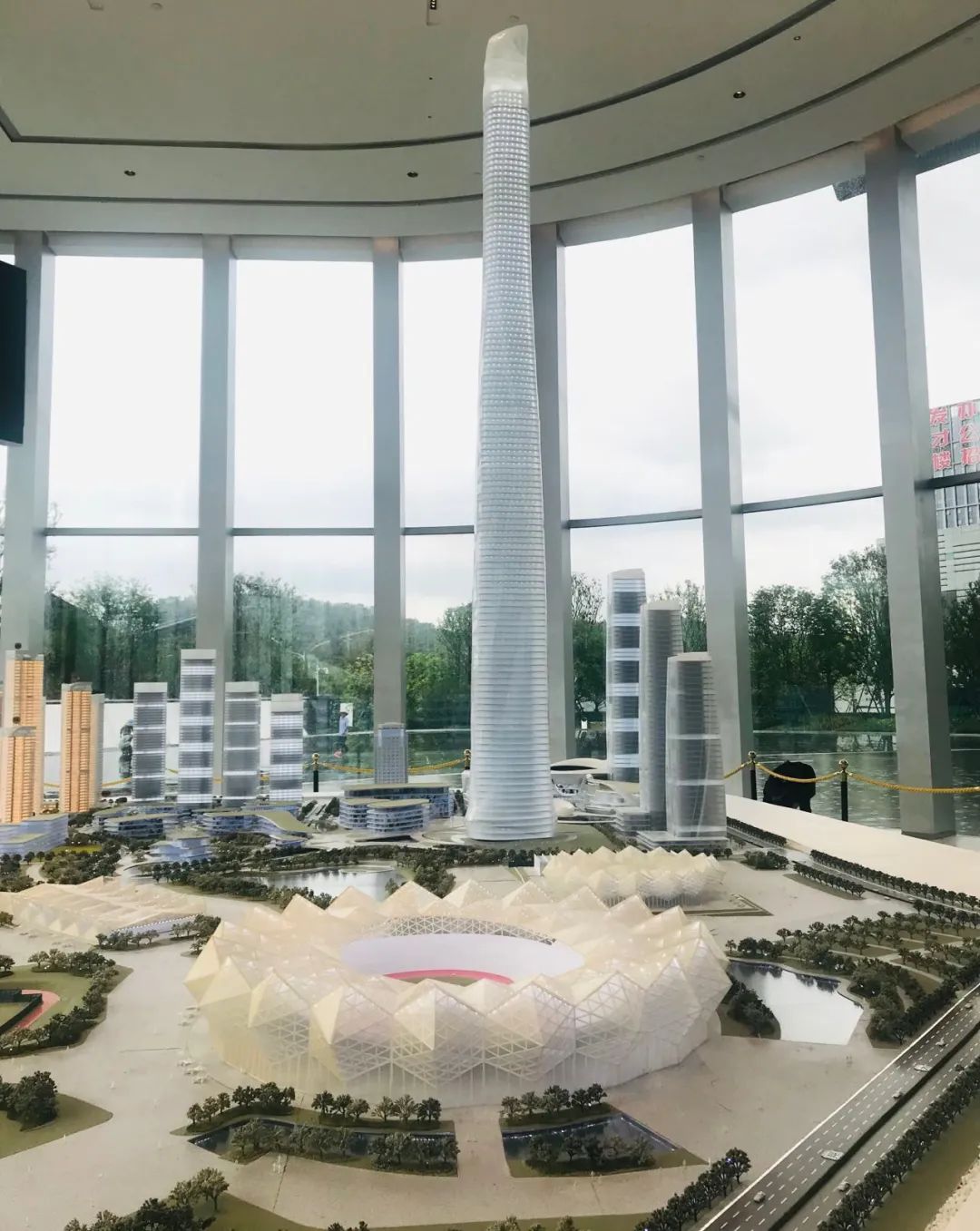 世茂深港国际中心沙盘(孙婉秋摄)