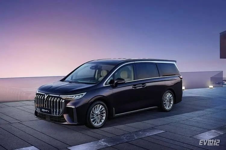 谁能定义豪华新能源MPV？