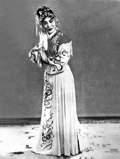 常香玉在《西厢记·拷红》中扮演红娘 资料图片