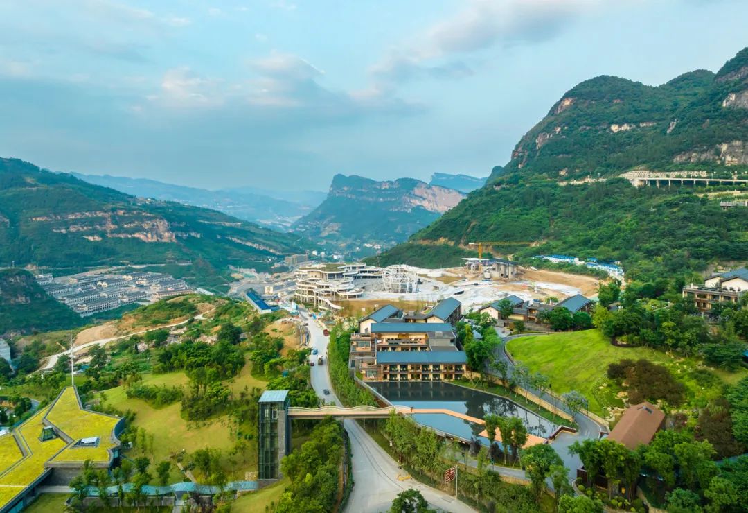 镜头聚焦郎酒庄园,发现赤水河左岸独具特色的美_新浪财经_新浪网