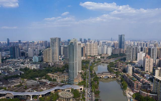 俯瞰流经成都市主城区的锦江一角.新华社记者江宏景摄