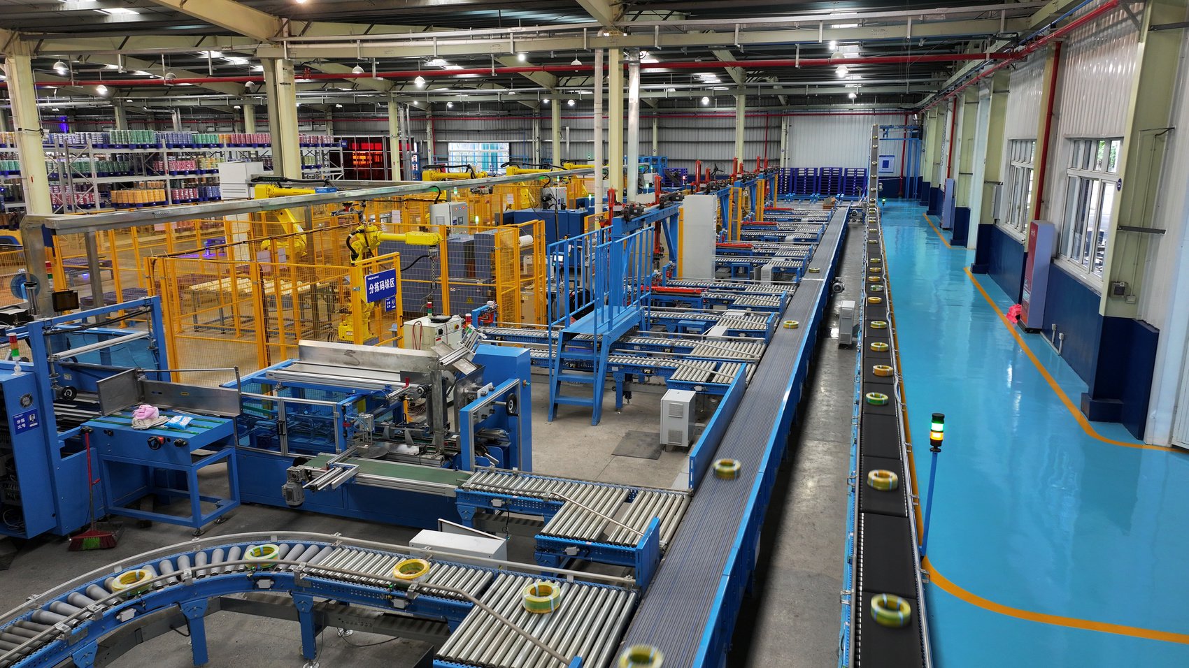 特变电工德缆公司产品分拣车间.王斌 摄