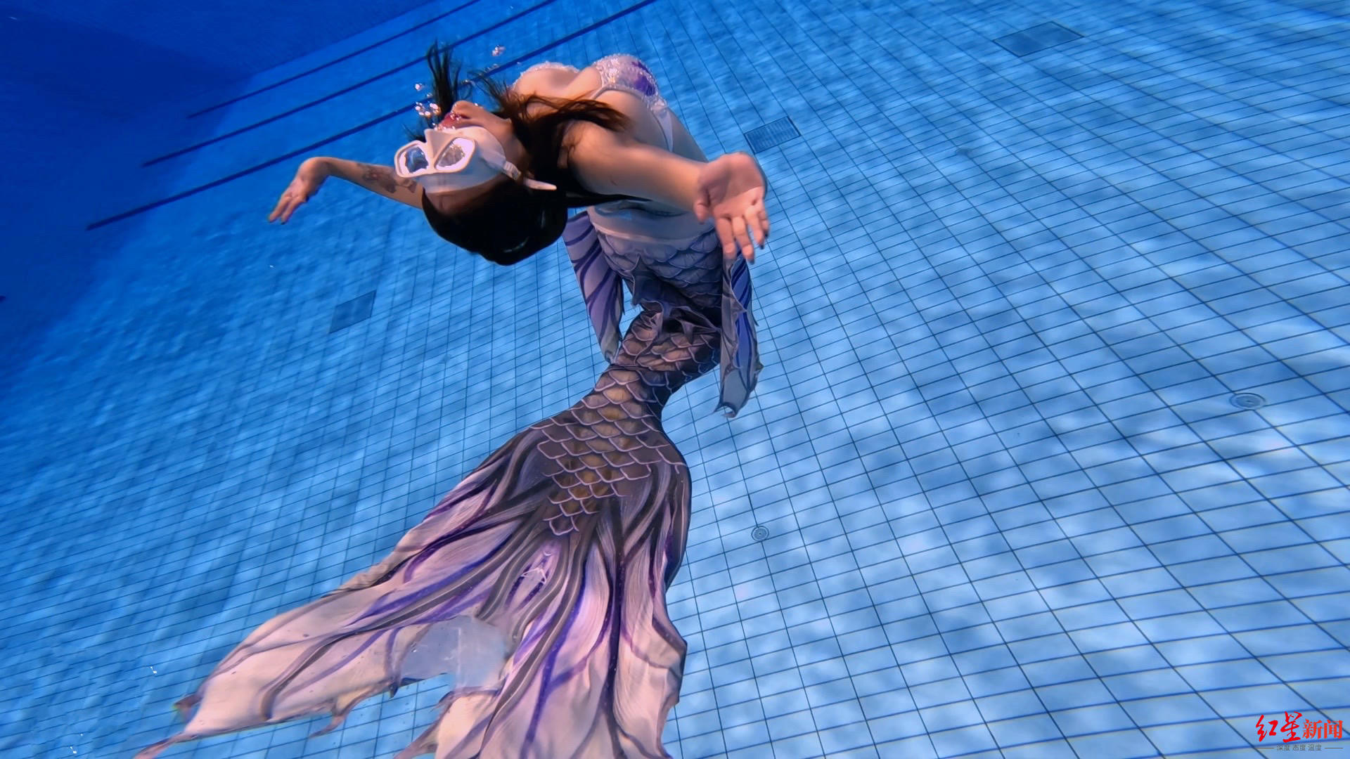 这条美人鱼有点野一名成都潜水女教练的个性人生