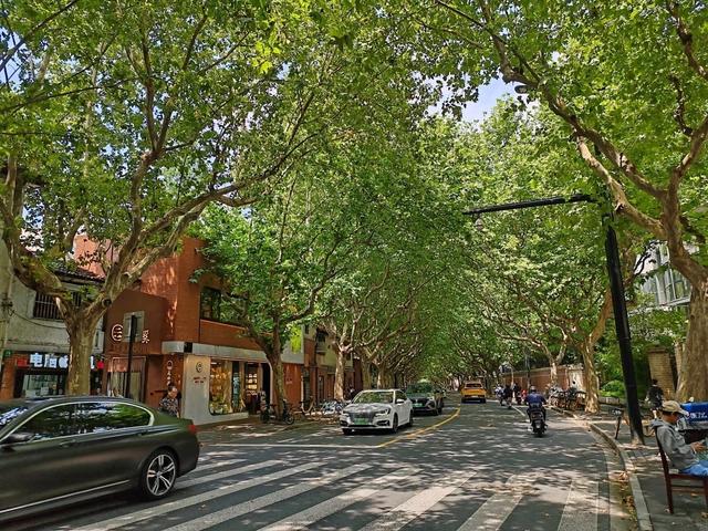 镇宁路)华山路(镇宁路—江苏路)虹古路(古北路—北虹路)玛瑙路(古羊路