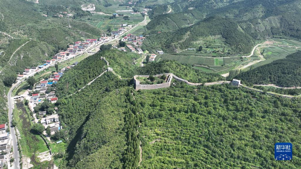 河北省迁安市境内的白羊峪长城(7月23日摄,无人机照片).