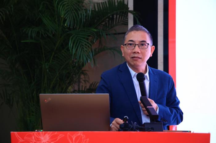 中金公司首席经济学家,中金研究院院长彭文生在现场发言.供图