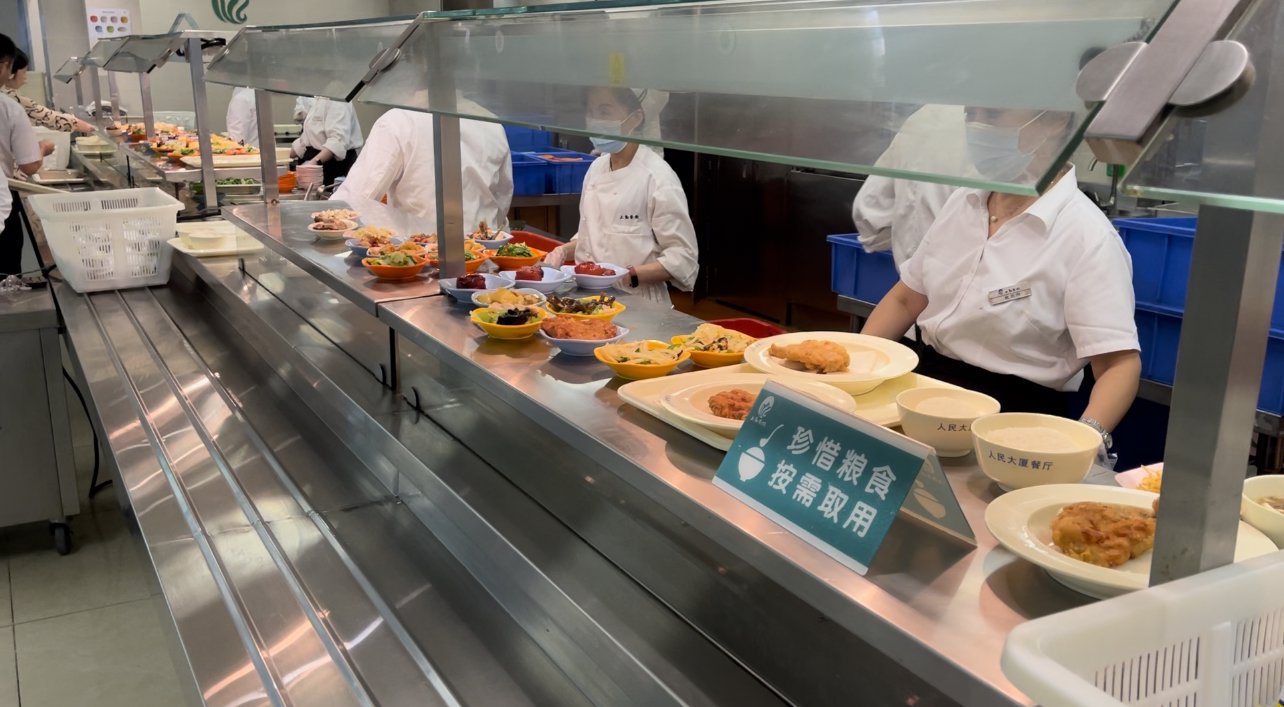 时隔3年,我们又去了上海市政府食堂,专门为了这件事