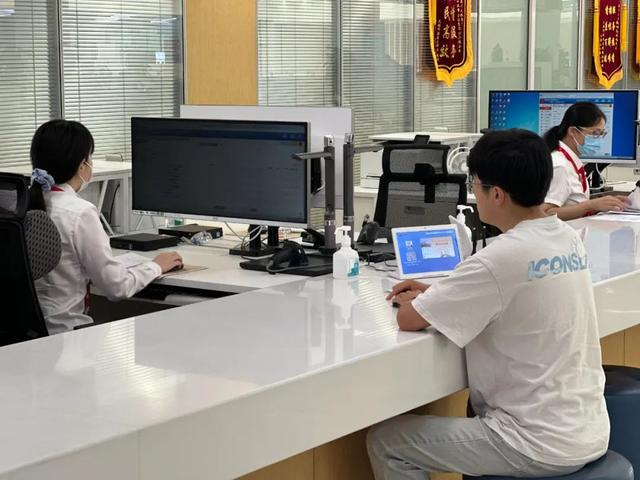 常住人口登记卡_机器人妖股崩盘,被深交所锤死,董事长妹妹暴涨前买入,4天赚