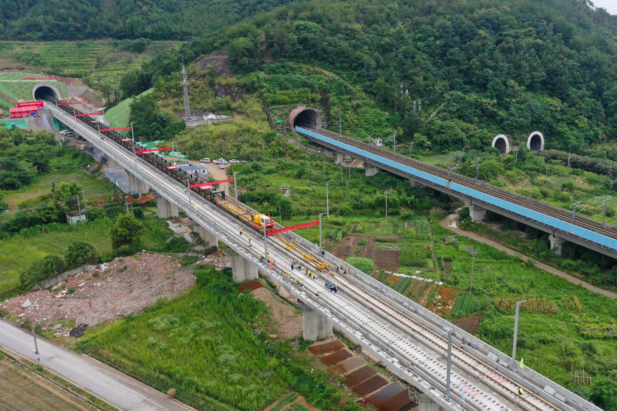 杭温高铁开始全线铺轨|高铁_新浪财经_新浪网
