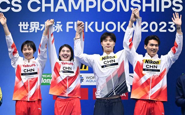 男女4×100米混合泳接力决赛,徐嘉余,覃海洋,张雨霏与程玉洁(从右至左