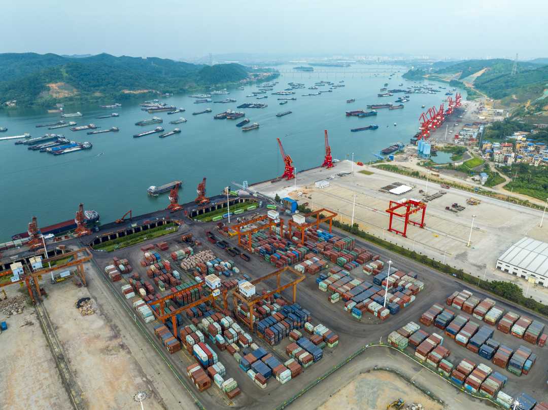 广西梧州:码头作业忙|广西_新浪财经_新浪网