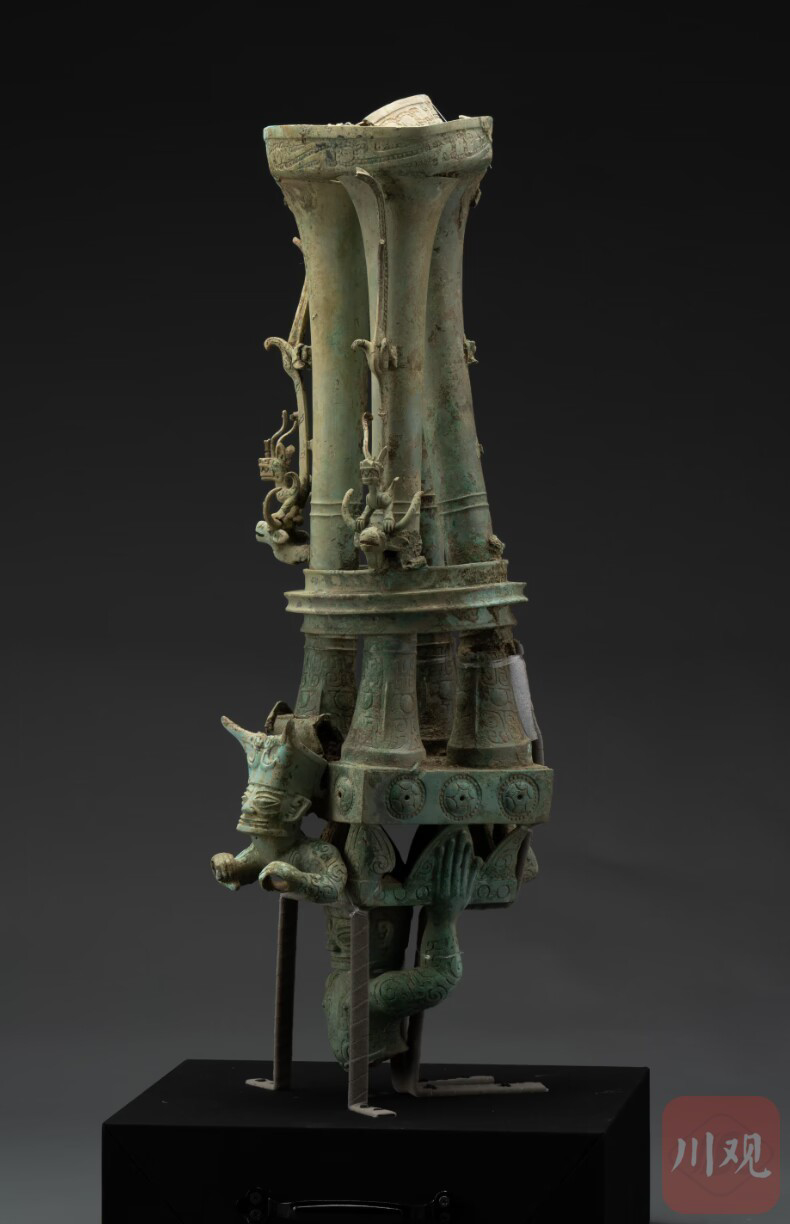 三星堆又一件国宝成功"合体" 青铜神坛研究性复原后首次亮相|文物