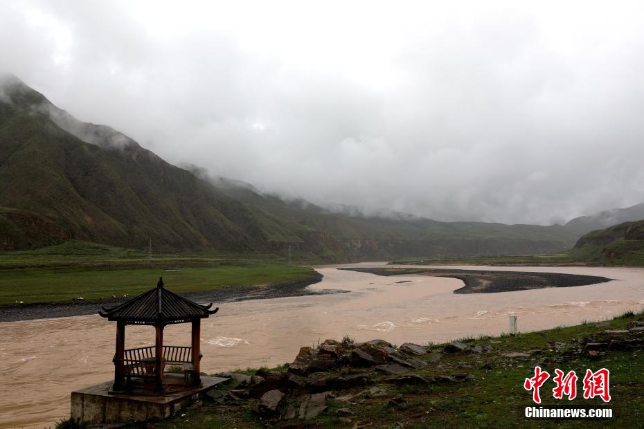 图为称多县通天河一景.薛蒂摄