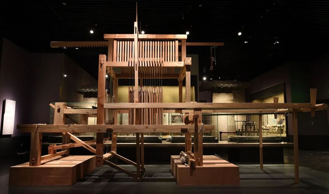 成都博物馆内的蜀锦织机复原模型 (张士博 摄)