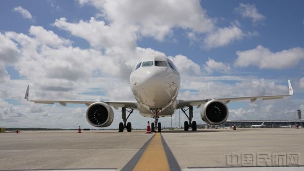 东航山东喜迎今年第5架新飞机 a320neo机队达到21架|东航_新浪财经