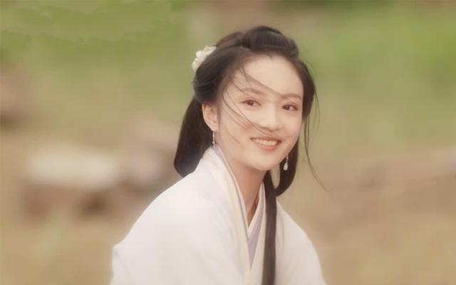 图来自受访者微博而出演18岁时的陆鸢,张雅钦会保持活泼一些,无虑是